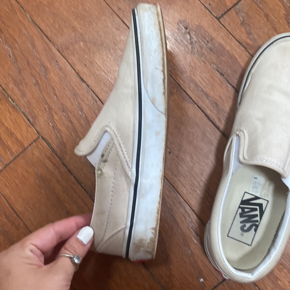 Off white van - Picture 2 of 5